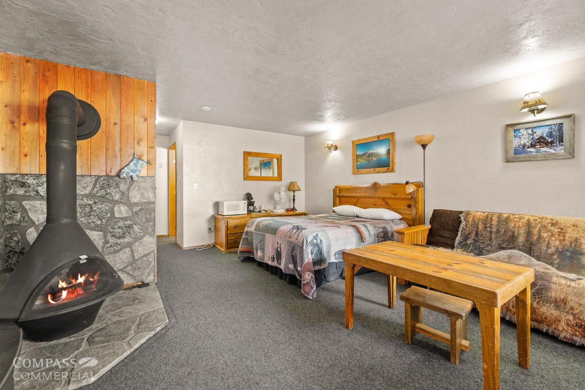 Willamette Pass Inn & Chalets Odell Lake エクステリア 写真